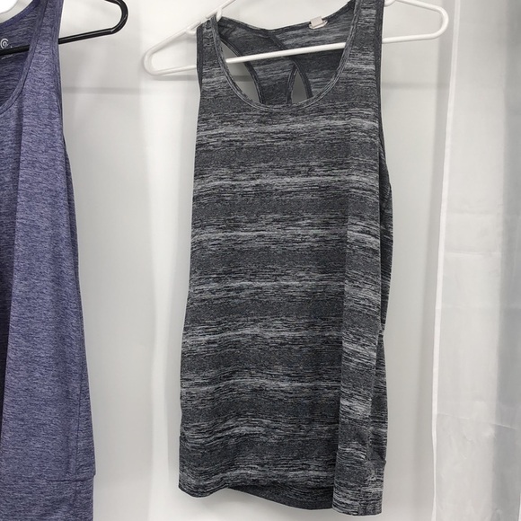 Lot of 4 Tops Size XS (3 Racer Back Tanks, 1 Crop Top) - Picture 5 of 6